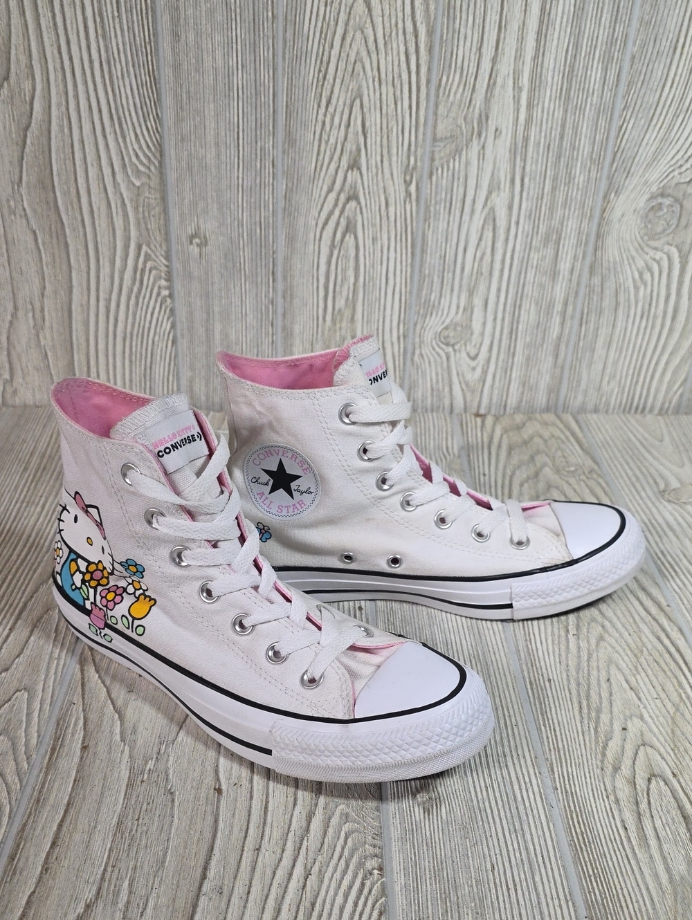 Converse Chuck Taylor All Star Hello Kitty x Hi Flowers Sneakers Womens 7.5